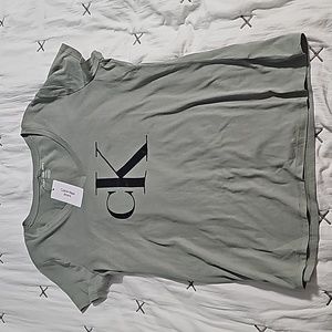 NWT Calvin Klein T-Shirt